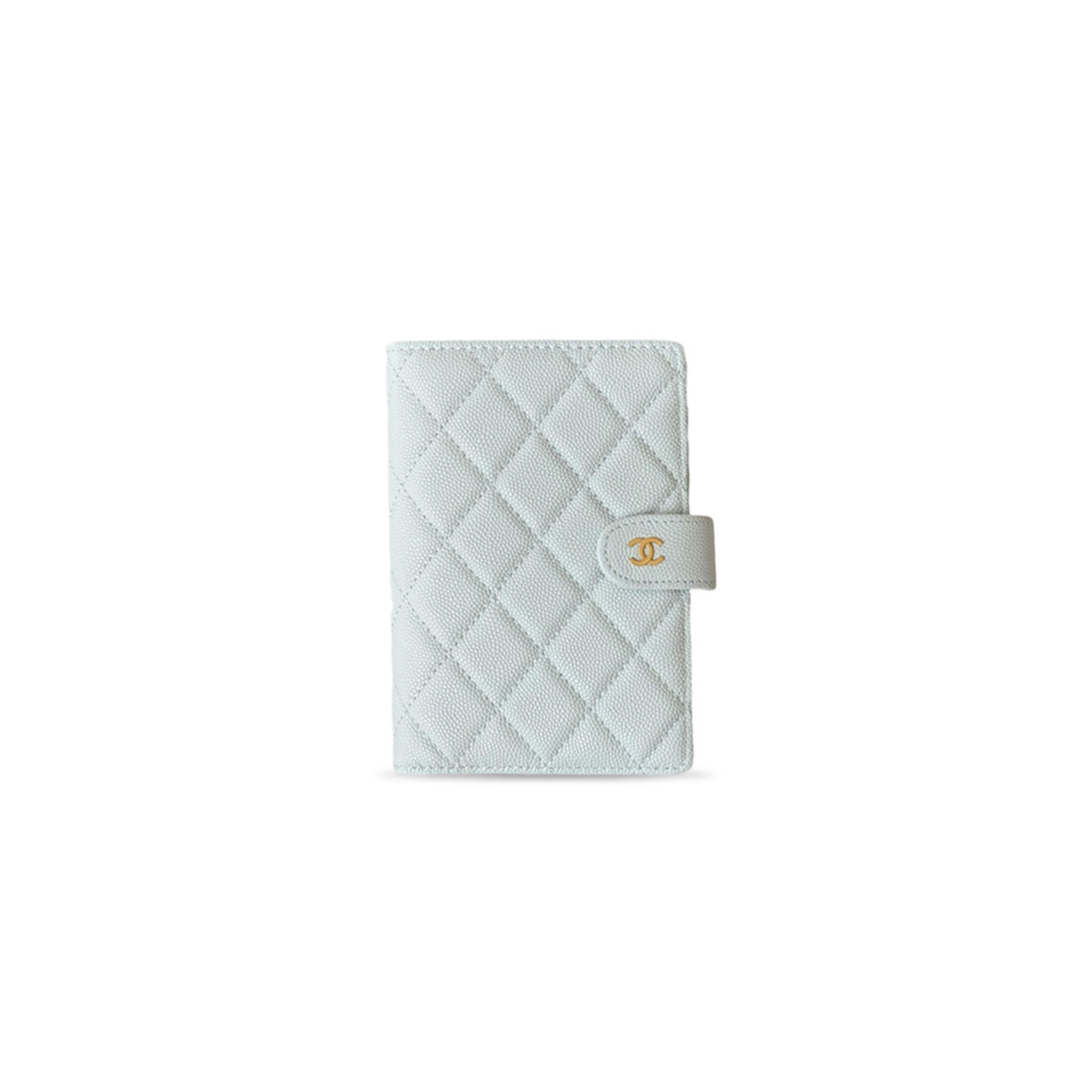 CHANEL CAVIAR QUILTED PASSPORT HOLDER A96066 (15*10*3cm) 